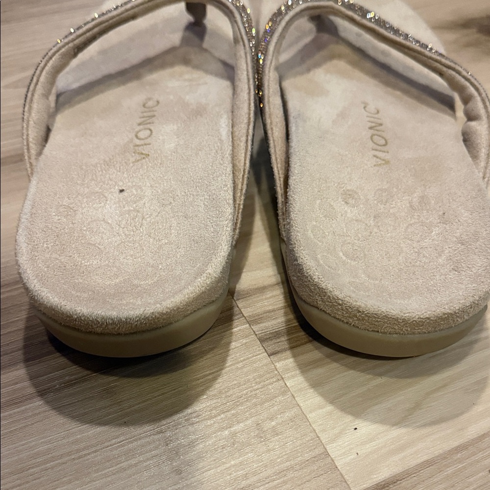 Vionic Women's Champagne Bead-Embellished Thong Sandals - Picture 4 of 5